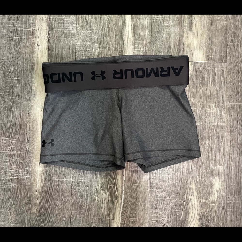 Women's HeatGear® Armour Mid-Rise Middy Shorts